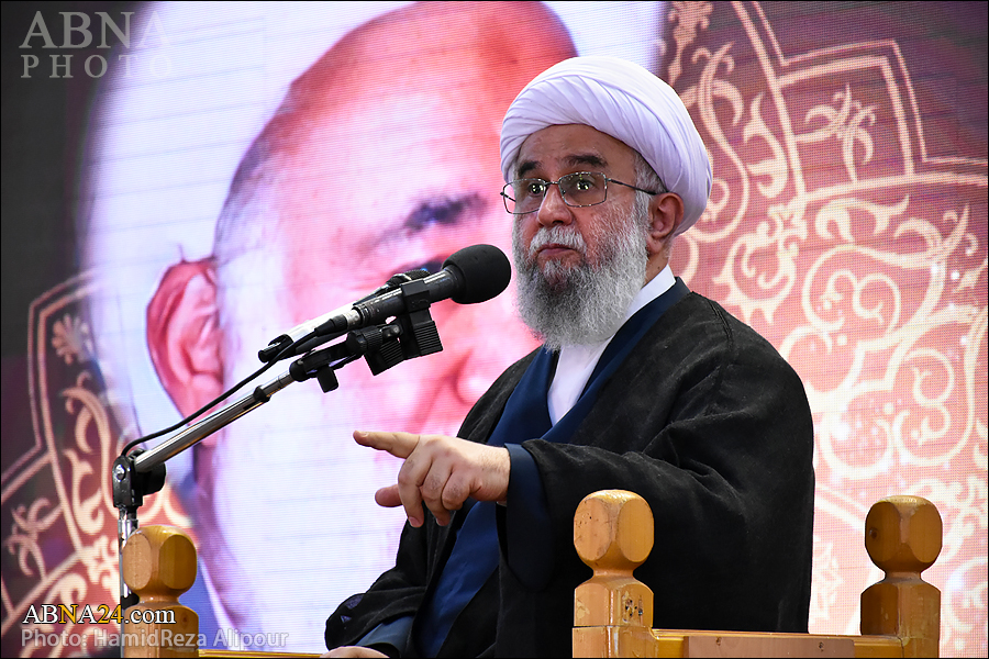 Аятолла Рамазани:Имам Хомейни, учитель формирования правительства человеческих ценностей