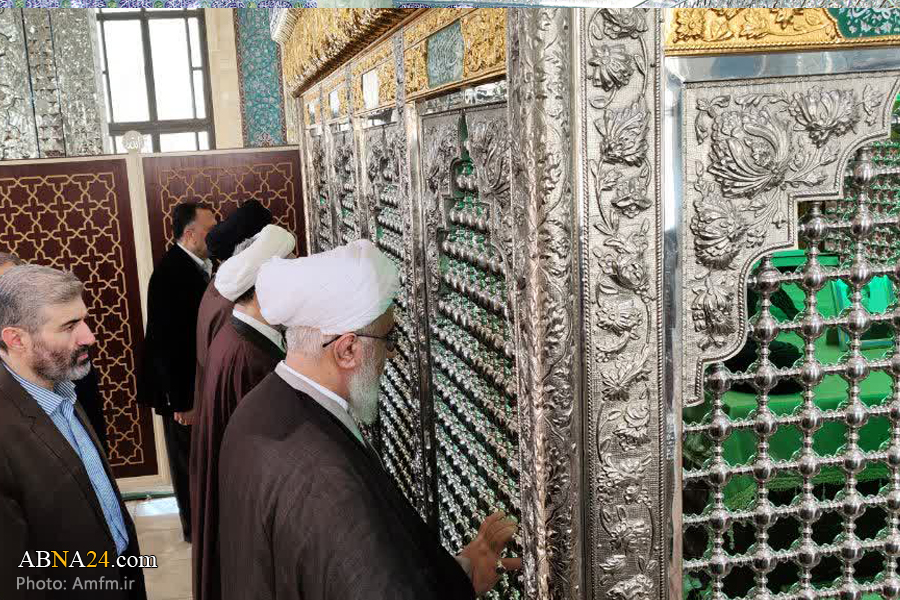 Photos: Ayatollah Ramazani visited the tomb of martyr Ayatollah Sayed Mohammad Baqir al-Hakim