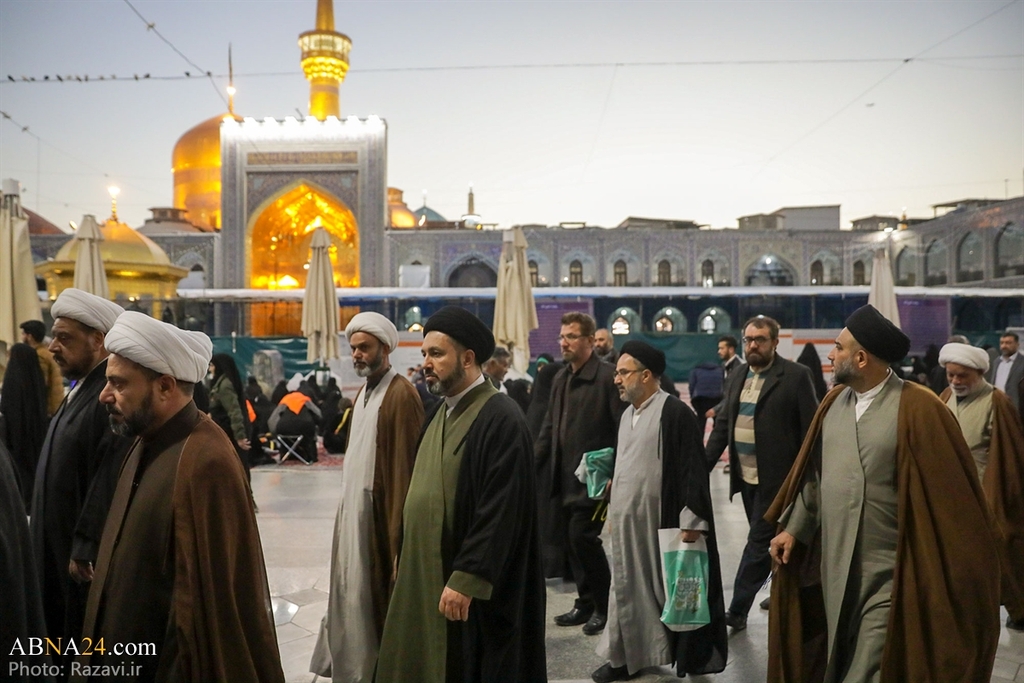 Photos: Pilgrimage of the guests of Umana Al-Rosol conference in the Holy Shrine of Imam Reza (a.s.)