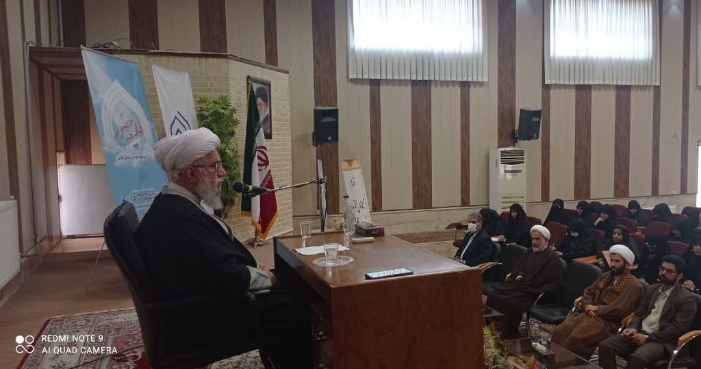 Top duty of the clergy is to become jurist in religion/ The necessity of preserving old seminary traditions: Ayatollah Ramazani