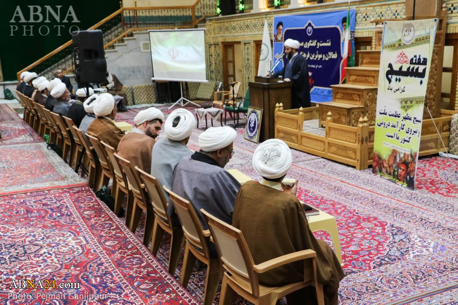 گزارش تصویری/ نشست و گفتگوی صمیمی فعالان و موثرین فرهنگی اصفهان
