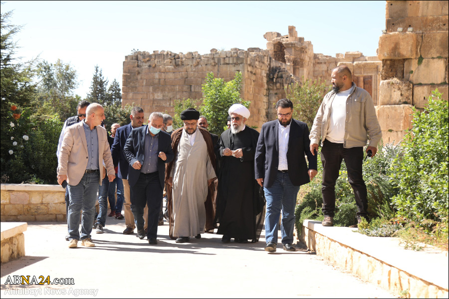  تقرير مصور/ أمين عام المجمع العالمي لأهل البيت (ع) يتفقد قلعة بعلبك التاريخية في لبنان
