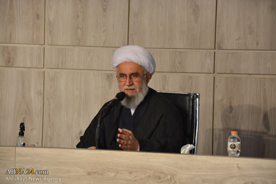 Photo : Conférence sur la pensée morale de l'Imam Khomeiny (RA) en présence du Secrétaire général de l'Assemblée mondiale d'Ahl al-Bayt (AS)