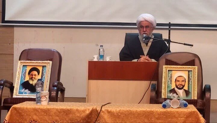 The Role of Scholars in Guiding the People; Ayatollah Ramezani Explained