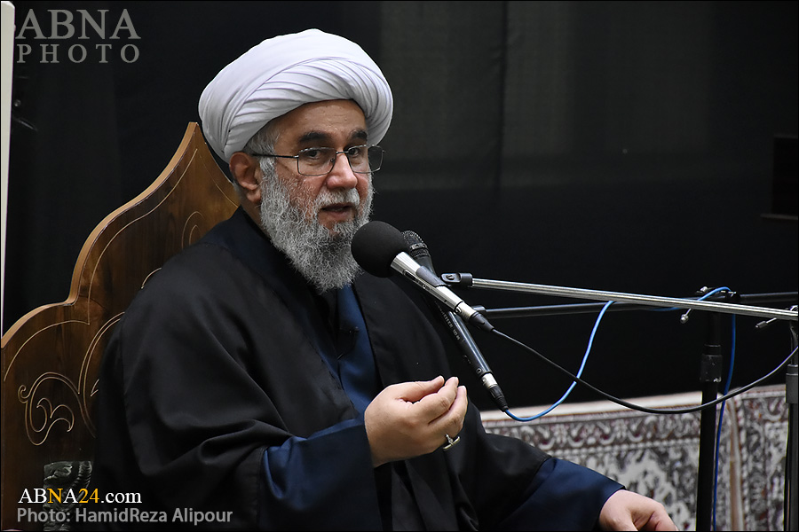 Аятолла Рамезани: Западный мир пытается воспитывать людей материальным путем