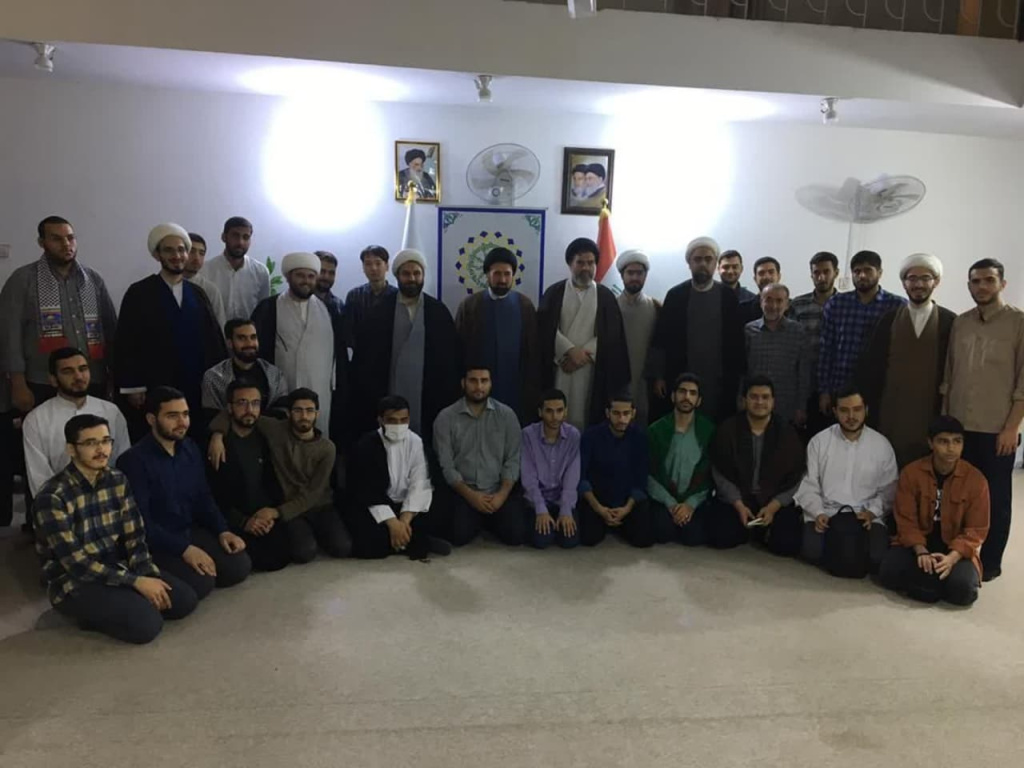 عکس خبری | بازدید جمعی از طلاب مدرسه علمیه شهید صدوقی قم از نمایندگی مجمع جهانی اهل‌بیت(ع) در نجف اشرف