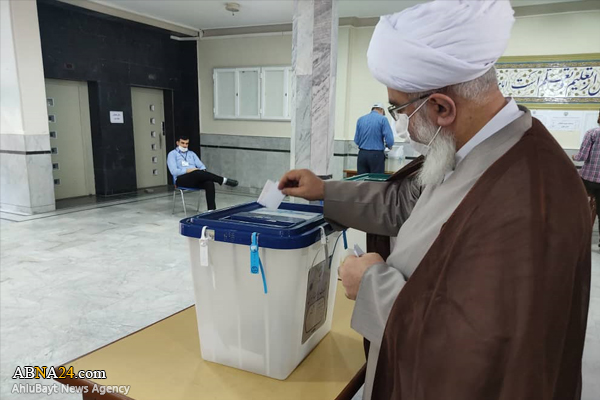 Photos: Ayatollah Ramazani cast his ballot in 2021 elections