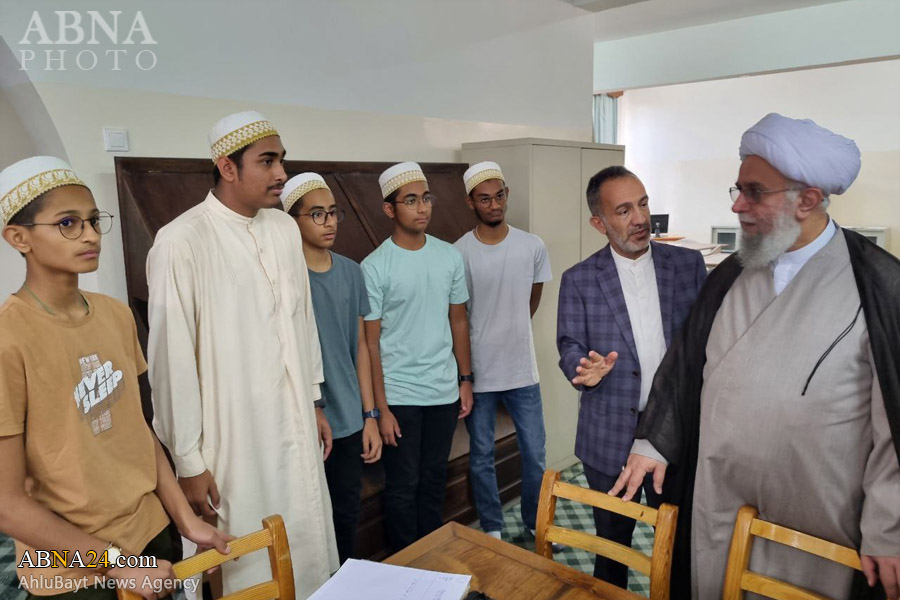 الأمين العام للمجمع العالمي لأهل البيت (ع) يتفقد مجموعة الشيعة البهرة في مدغشقر